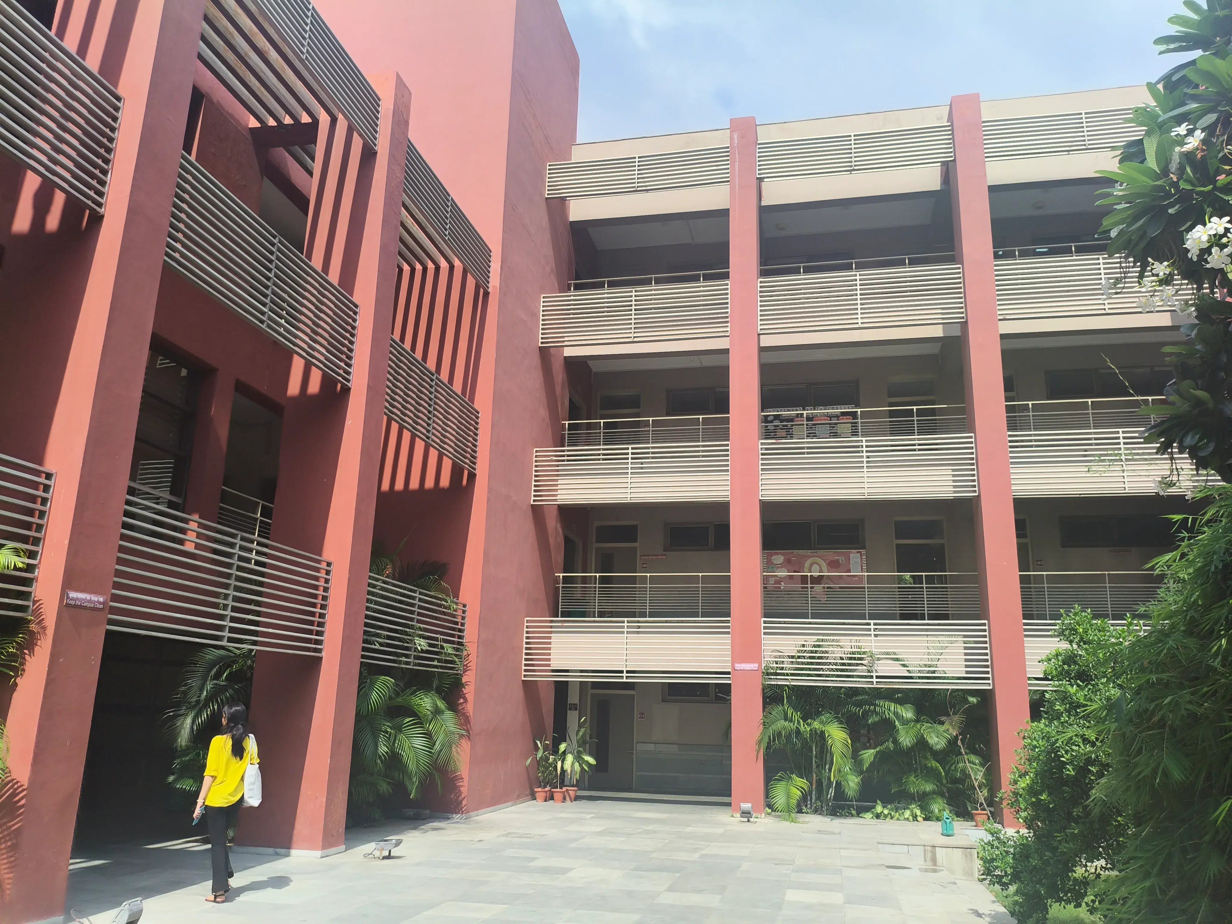 LSR Delhi Academic Building photo 6